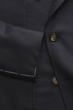 Close-up front view of Stile Latino Cashmere Blazer 'Leo' navy showing double-breasted buttons, peak lapel, and smooth pure cashmere fabric.