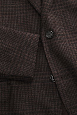 Close-up front view of the Lardini Brown/Dark Brown Checked Blazer showing its glencheck woven pattern, buttons, and sleeve.

Description: <p>Autumnally elegant: This blazer with a woven pattern by LARDINI made of a noble wool-cashmere blend gives your ap