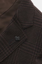 Close-up front angled view of Lardini Brown/Dark Brown Checked Blazer with Glencheck pattern, notched lapel, flower pin, and wool-cashmere blend.

<p>Autumnally elegant: This blazer with a woven pattern by LARDINI made of a noble wool-cashmere blend gives