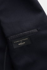 Close-up view of the inner pocket and tag of the Tagliatore Cashmere Sakko 'Monte Carlo' navy, showcasing fine pure cashmere fabric and craftsmanship.