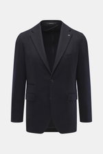 Front view of Tagliatore Cashmere Blazer dark navy, a slim fit, tailored two-button style with notched lapel, brand pin, breast pocket, ticket pocket, flap hip pockets, unfinished cuffs, rear vents, and three inner pockets made from pure soft cashmere.