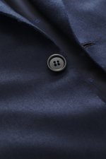 Alt tag (125 characters max): Close-up front view of Brioni Blazer 'Ravello' navy wool-cashmere mix with button, notch lapel, and herringbone weave.

Description: <p>Italian craftsmanship in its finest form: The 'Ravello' model by BRIONI impresses with an