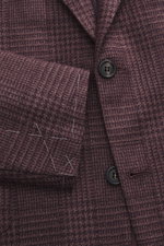 Brioni Blazer 'Ravello' mauve checkered close-up from the front shows wool-silk fabric, slim fit, two-button style, notch lapels, and detailed stitching.