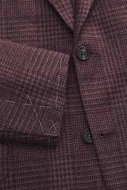 Brioni Blazer 'Ravello' mauve checkered close-up from the front shows wool-silk fabric, slim fit, two-button style, notch lapels, and detailed stitching.