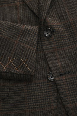 Nahaufnahme des Zegna Cashmere Sakkos 'Couture' dunkelbraun/graubraun kariert, slim fit mit Glencheck-Karo, fallendem Revers und zwei Knöpfen.