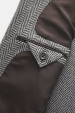 Nahaufnahme des Zegna Cashmere Sakko 'Torino Couture' graubraun kariert von innen mit feinem Glencheck-Muster und edlem Oasi Cashmere.