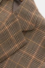 Barena Venezia Light brown/black checked blazer close-up from front top showing soft touch pure new wool, slim fit, two-button tailored style, notched lapel, classic breast pocket, patch hip pockets, Prince-of-Wales pattern, kissing buttons, rear side ven