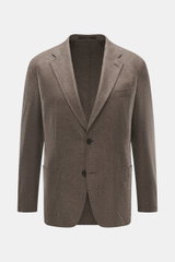 Windsor Sakko 'Giro' graubraun meliert, frontal fotografiert, Slim Fit, Mix aus Wolle, Microfaser, Cashmere, weicher Griff, feine Webstruktur, fallendes Revers, Zwei-Knopf-Stil, Brusttasche, aufgesetzte Hüfttaschen, Kissing Buttons, Seitenschlitze, Uncons