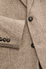 Circolo 1901 Jersey-Sakko beige gemustert, Detailaufnahme von vorne oben, Baumwolljersey mit Print in Weboptik, tailliert, Knöpfe, weicher Griff, Stretch.