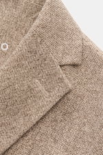 Circolo 1901 Jersey-Sakko beige gemustert, Detailaufnahme von Kragen und Schulter, Baumwoll-Jersey mit Print in Weboptik, Slim Fit.