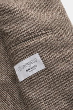 Nahaufnahme des Santaniello Sakko beige/braun meliert aus Wolle mit Cashmere, Detailansicht des markanten Webmusters und Innenetiketts.