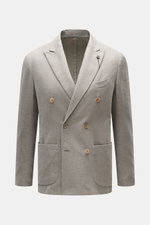 Santaniello Blazer grey/offwhite striped shown from the front, double-breasted slim fit with peak lapel, breast and patch hip pockets, and unconstructed design. Classically elegant into the new season: This double-breasted blazer by SANTANIELLO made of fi