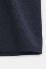 Close-up front view of the von Braun Cashmere knit blazer navy showing fine knit texture, pure cashmere, slim fit, and patch hip pockets.