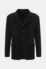 Front view of Emporio Armani Sakko dark navy, lightweight viscose and linen blend with subtle sheen, oversized fit, two-button style, notched lapel, classic chest pocket, flap hip pockets, and buttoned sleeve cuffs. Legere Eleganz macht dieses leichte Sak
