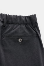 Marco Pescarolo Wollhose 'Evo' dunkelgrau meliert, Rückansicht mit teilelastischem Bund, Knopf-Gesäßtasche, elastischer Wolle, schmaler Passform.