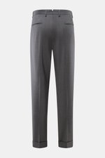 Rückansicht der Santaniello Wollhose 'Arsenio' grau aus reiner Wolle mit glattem Griff, Carrot Fit, paspelierten Taschen und fixiertem Saumaufschlag.