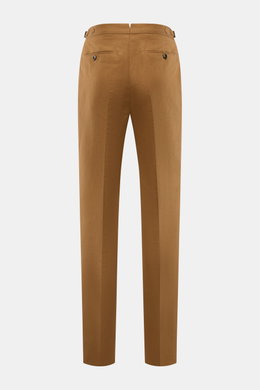 PT Torino Hose 'Gentleman Fit' braun, Rückansicht, schmal zulaufend, aus Leinen-Baumwoll-Mix, mit Bundknöpfen, Side Adjuster, französischen Taschen.