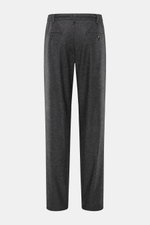Back view of Marco Pescarolo Cordhose 'Dieci' hellgrau in light stretch cotton cord, tapered fit, ankle-length with elastic jogpants-style waistband, zipper, button, French pockets, and buttoned back pockets.

Description:  
<p>Vielseitig präsentiert s
