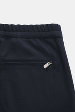 Marco Pescarolo Woll-Jogpants 'Varenne' navy, Detailaufnahme von hinten mit elastischem Bund, Zipper-Gesäßtasche, reine Wolle, softer Griff.