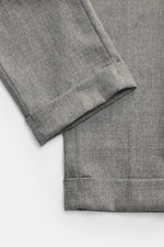 Marco Pescarolo Woll-Jogpants 'Caracciolo' grau meliert, Detailaufnahme von Saum und Bein, Schurwolle-Cashmere-Mix, Regular Fit, elastischer Bund.