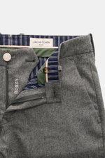 Close-up view from above of the Jacob Cohen Wool Trousers 'Bobby' navy showing the waistband, zipper with "BOBBY" embroidery, button, striped inner lining, and label.

<p>Precise Italian craftsmanship - that is what the label JACOB COHEN stands for, cre