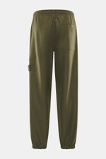 Stone Island Jogpants 'Ghost Piece' dark olive, Rückansicht, knöchellang, tapered Fit, Wolle-Microfaser-Mix, elastischer Bund, Taschen, tonales Kompass-Badge.