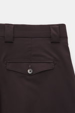 Berwich Wollhose 'Lucano' dunkelviolett, Detailansicht von hinten mit Reißverschluss, Bundhaken, Taschen, Schurwolle, Regular Fit, glatter Griff.