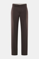 Lardini Wollhose dunkelbraun, frontale Nahaufnahme, Regular Fit, gerader Schnitt, elastische Schurwolle, Reißverschluss, Bundhaken, französische Taschen, kleine Uhrentasche, paspelierte Gesäßtaschen mit Knopf, offene Länge.