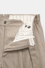PT Torino Wollhose 'Carrot Fit' beige meliert, Detailaufnahme von innen mit offenem Bund, Knopfriegel, Bundfalten, Schurwolle und Cashmere.