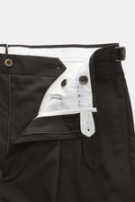 PT Torino Wollhose 'Gentleman Fit' dunkelbraun, Frontansicht offen, Super 160'S Schurwolle, Regular Fit, schmal zulaufend, Bundknöpfe, Side Adjuster.