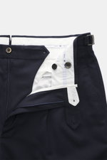 PT Torino Wollhose 'Gentleman Fit' navy von oben fotografiert, offen mit Reißverschluss, Bundknöpfen, Side Adjuster, Schurwolle mit Seide, schmal zulaufend.