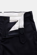 Close-up front view of Brunello Cucinelli Wool pants 'Italian Fit' navy, showing zipper, waistband buttons, and inner lining.

<p>The wool pants of the luxury label BRUNELLO CUCINELLI are a noble classic among trouser models and accompany you through your