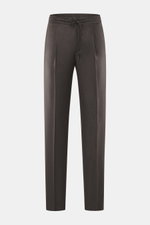 Incotex Woll-Jogpants braun meliert, frontal fotografiert, reine Schurwolle, weicher Griff, Regular Fit, leicht schmal zulaufend, Reißverschluss, Bundknopf, elastischer Bund mit Tunnelzug, Seitentaschen, Gesäßtaschen mit Knopf, offene Länge.