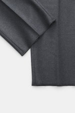 Incotex Woll-Jogpants dunkelgrau meliert, Detailaufnahme von unten, reine Schurwolle, weicher Griff, Regular Fit, leicht schmal zulaufend, offene Länge.