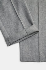 Close-up front view of Briglia 1949 Wool Jogpants 'Wimbledon' grey melange, lightweight pure wool jogpants with soft touch, tapered fit, elastic waistband with drawstring, zip fly, French and welt pockets, ankle-length and regular thigh width.