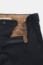 Close-up front view of Briglia 1949 Wool pants 'Naviglio' navy melange showing zipper, waistband button, and inner brown lining.

Description: <p>Soft touch meets timeless aesthetics: The 'Naviglio' pants by BRIGLIA 1949 combine high wearing comfort with 