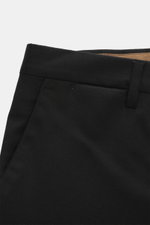 Close-up front view of Briglia 1949 Wool pants 'Naviglio' black, showcasing fine twill virgin wool, soft touch, Regular Fit, slightly tapered with zipper, button, and French pockets.