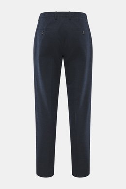 Rückansicht der GTA Hose 'Davide' graublau aus Microfaser und Viskose, Regular Fit, schmal zulaufend, mit französischen Taschen, Knopf-Gesäßtaschen.