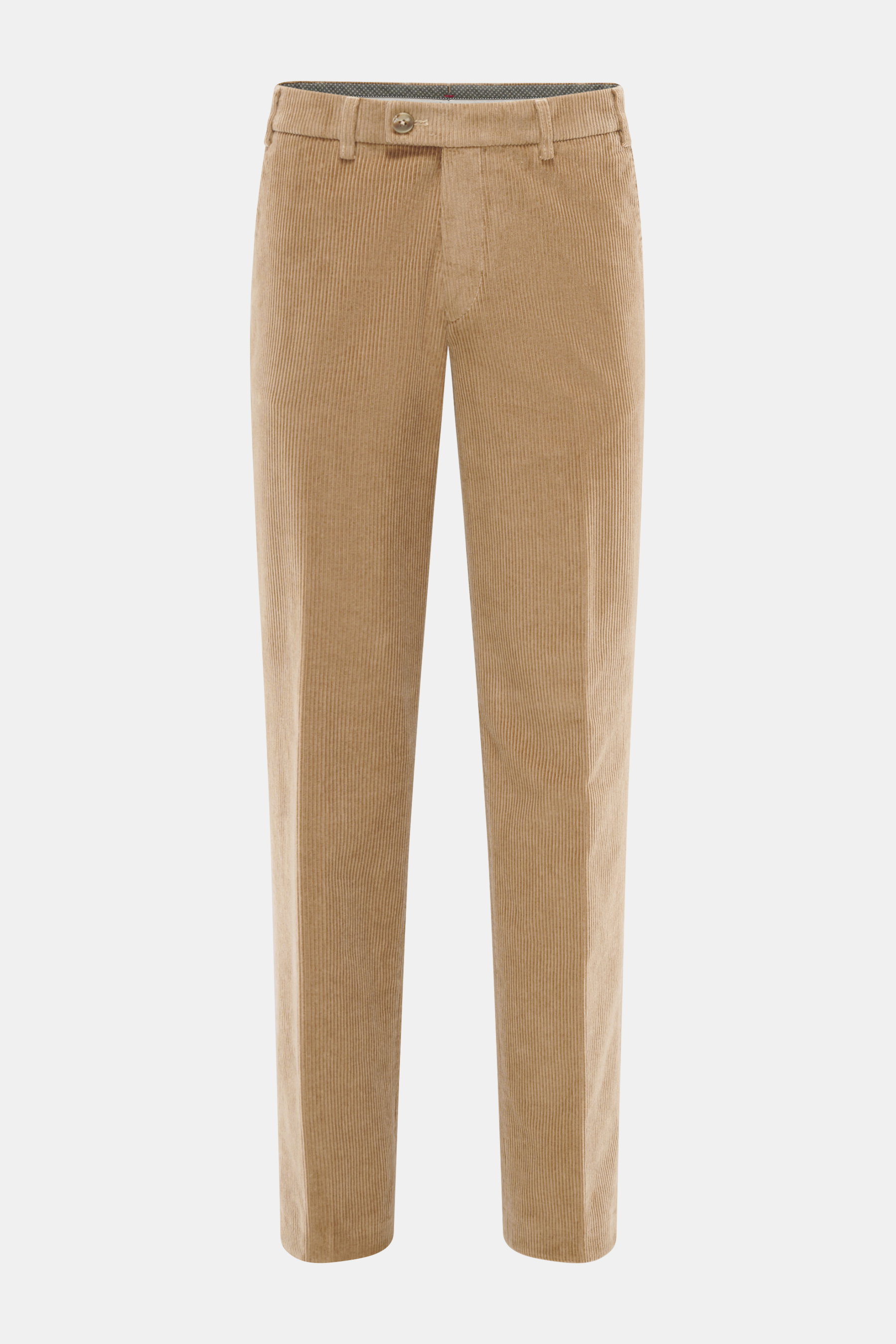 Hiltl Cordhose 'Parma' hellbraun aus Baumwolle mit weichem Griff, Regular Fit, leicht schmal zulaufend, Zip Fly, Bundhaken, französischen Taschen, Gesäßtaschen mit Knopf, Frontalansicht.