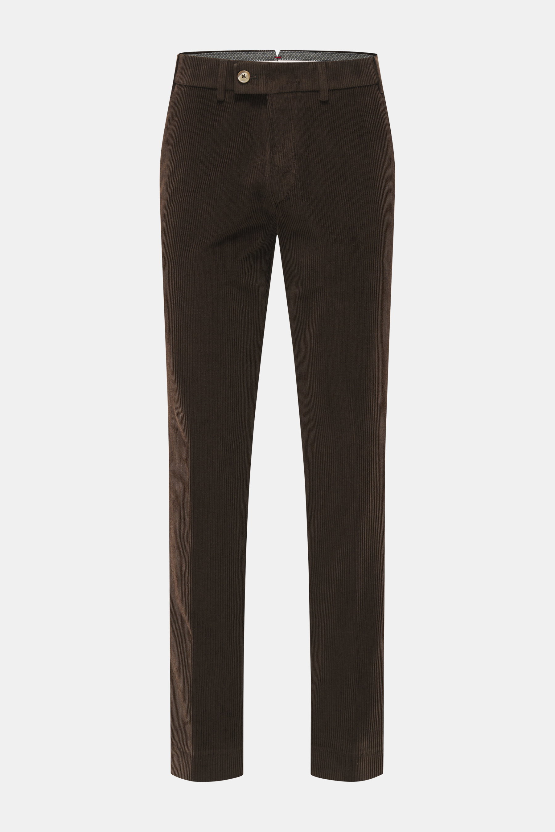 Hiltl Cordhose 'Parma' dunkelbraun, Frontansicht, Cord aus Baumwolle, weicher Griff, Regular Fit, leicht schmal zulaufend, Zip Fly, Bundhaken, französische Taschen, Gesäßtaschen mit Knopf.