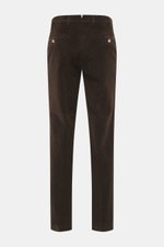 Hiltl Corduroy pants 'Parma' dark brown shown from the back, corduroy made of cotton, soft touch, regular fit, slightly tapered, zip fly and waistband hook, French pockets, back pockets with button.