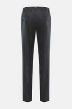 Hiltl Wollhose 'Piacenza' dunkelgrau meliert, Rückansicht, reine feinste Wolle, weicher Griff, Regular Fit, gerader Schnitt, Reißverschluss, Bundknopf, französische Taschen, schmale paspelierte Gesäßtasche mit Knopf, offene Länge.