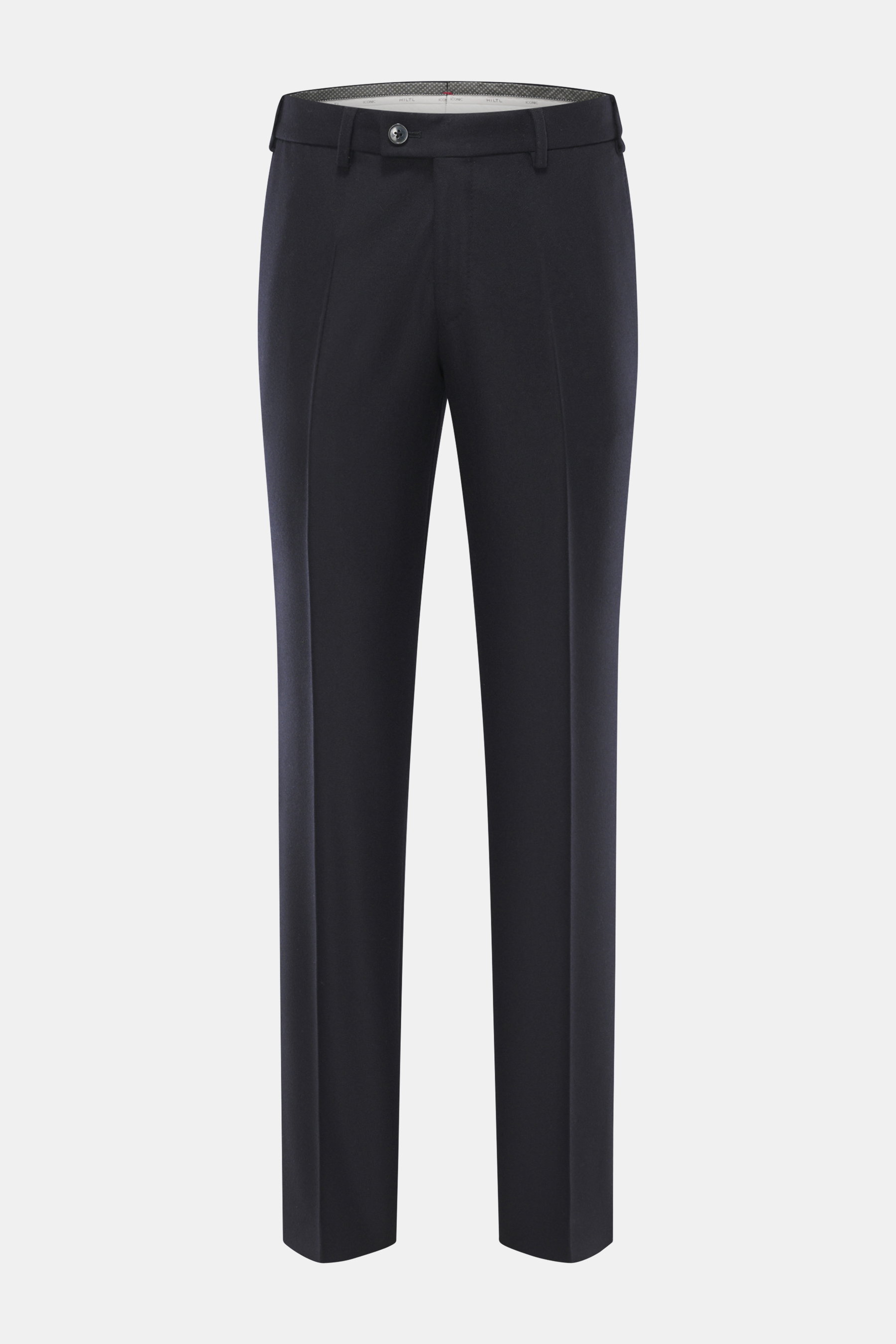 Hiltl Wollhose 'Piacenza' navy frontal fotografiert, reine feinste Wolle, weicher Griff, Regular Fit, gerader Schnitt, Reißverschluss, Bundknopf, französische Taschen, schmale paspelierte Gesäßtasche mit Knopf, offene Länge.