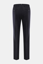 Hiltl Wollhose 'Piacenza' navy, Rückansicht, reine feinste Wolle, weicher Griff, Regular Fit, gerader Schnitt, Reißverschluss, Bundknopf, französische Taschen, schmale paspelierte Gesäßtasche mit Knopf, offene Länge.