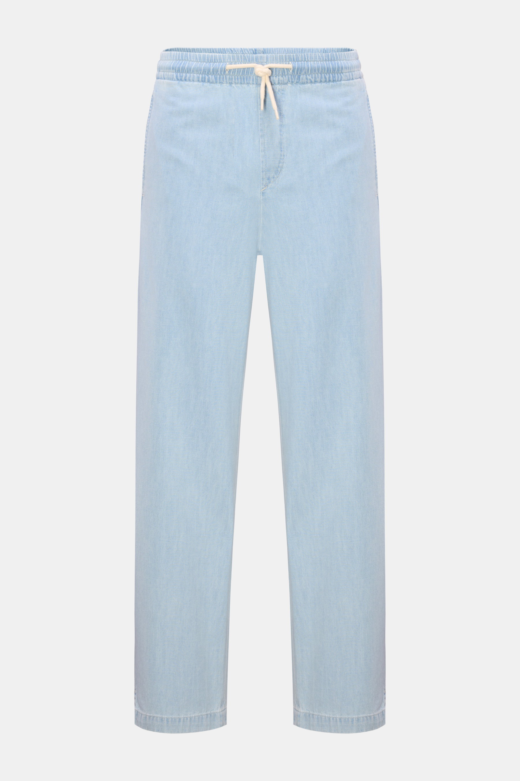 A.P.C. Joggpants 'Vincent' hellblau aus reiner Baumwolle, Tapered Fit, elastischer Bund mit Tunnelzug, Taschen, Frontalansicht.