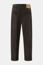 A rear view of Ami Paris Cordhose anthrazit, tapered fit anthracite corduroy pants with button-flap back pockets, high waist, fixed cuffs, and logo patch. 

<p>Mit lässiger Eleganz und französischem Esprit verleiht diese Karottenhose von AMI PARIS jedem A