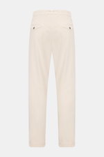 Mason's Chino 'Boston Style' sand, Rückansicht, Twill aus Baumwolle, leicht elastisch, weicher Griff, garment dyed, Regular Fit, schmal, Zip Fly, Bundknopf, französische Taschen, Münztasche, geknöpfte Gesäßtaschen.