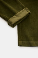 Close-up from above of Mason's Corduroy trousers 'New York Style' olive showing soft cotton and lyocell fabric with slim, tapered fit and folded cuff.

Description: <p>Comfort and style: The corduroy trousers 'New York Style' by MASON'S add warmth and cha