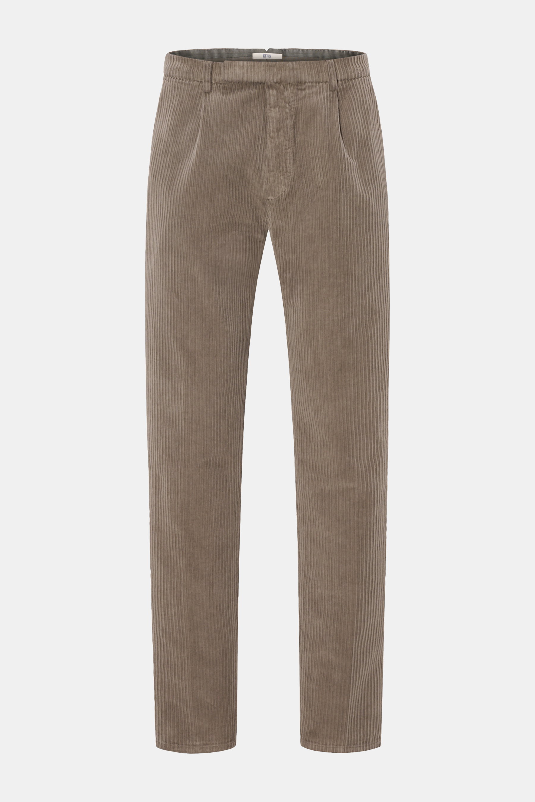 GTA Cordhose 'Silvio' taupe aus Baumwollcord, leicht elastisch, weicher Griff, Regular Fit, schmal zulaufend, mit Bundfalte, Reißverschluss, Bundknopf, elastischem Einsatz, französischen Taschen und Leistentaschen, Frontansicht.