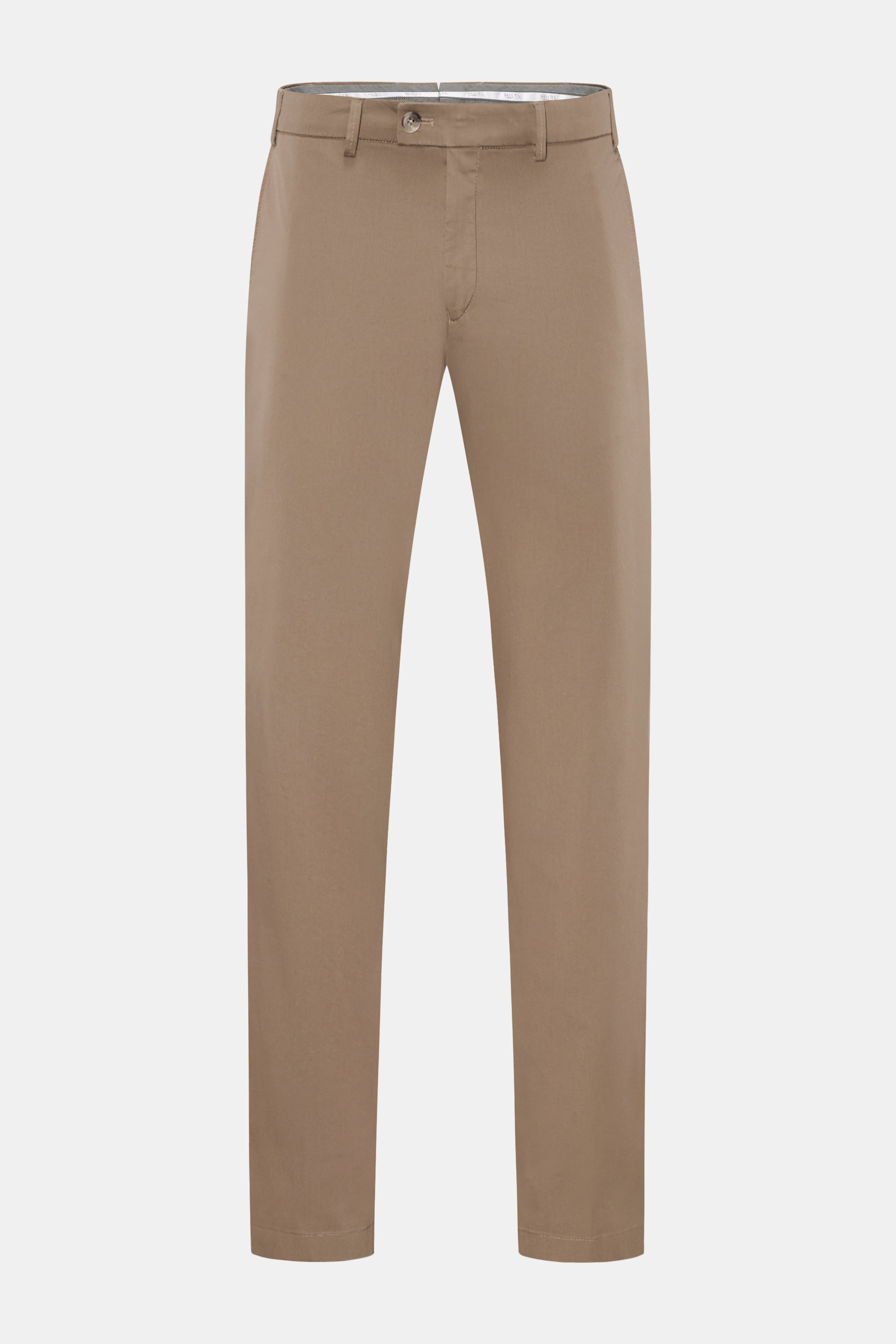 Hiltl Baumwollhose 'Parma' graubraun, leicht schmal zulaufend, aus elastischer Popeline, Regular Fit, Vorderansicht mit Zip Fly, Bundknopf und Taschen.